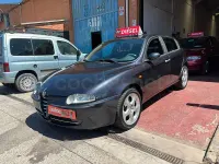 Usado Alfa Romeo 147 Distinctive 115 CV (84 kW) 2004 Negro Utilitario