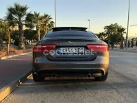 Usado Jaguar XE R-Sport 200 CV (147 kW) 2018 Gris / plata Berlina