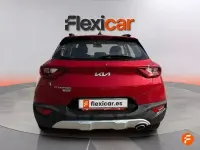 Usado Kia Stonic 100 CV (73 kW) 2021 Rojo SUV