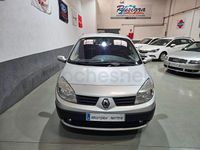 Usado Renault Grand Scénic II Dynamique 130 CV (95 kW) 2006 Gris / plata Monovolumen