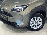 Usado Toyota Yaris Cross Style 116 CV (85 kW) 2023 Gris / plata SUV