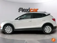 Usado Seat Arona Ecomotive 95 CV (69 kW) 2021 Blanco SUV