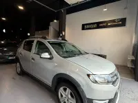 Usado Dacia Sandero Stepway 90 CV (66 kW) 2015 Gris / plata Berlina