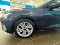 Usado Audi A3 Advanced Plus 110 CV (80 kW) 2021 Gris / plata Berlina