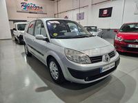 Usado Renault Grand Scénic II Dynamique 130 CV (95 kW) 2006 Gris / plata Monovolumen