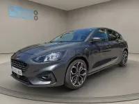 Usado Ford Focus ST-Line 125 CV (91 kW) 2021 Gris / plata Berlina
