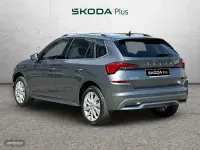 Usado Skoda Kamiq Style 110 CV (80 kW) 2023 Gris / plateado SUV