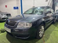 Usado Skoda Superb Elegance 140 CV (102 kW) 2007 Gris / plata Berlina