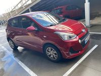 Usado Hyundai i10 87 CV (63 kW) 2017 Rojo Utilitario