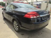 Usado Ford Focus Cabriolet Titanium 136 CV (100 kW) 2009 Negro Descapotable