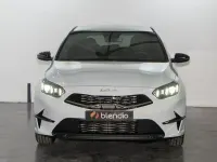 Usado Kia Ceed Style 120 CV (88 kW) 2023 Blanco Utilitario