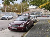 Usado Mercedes C220 Elegance 125 CV (91 kW) 2002 Rojo Familiar