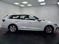Usado Skoda Octavia 110 CV (80 kW) 2021 Blanco Familiar
