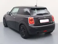 Usado Mini ONE 102 CV (75 kW) 2019 Negro Utilitario