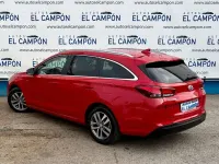 Usado Hyundai i30 140 CV (102 kW) 2017 Rojo Familiar
