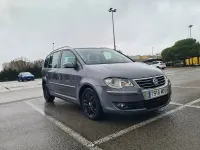 Usado VW Touran 140 CV (102 kW) 2008 Gris / plata Monovolumen