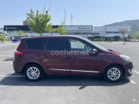 Usado Renault Scénic III Dynamique 130 CV (95 kW) 2012 Granate Monovolumen