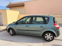Usado Renault Scénic II Dynamique 106 CV (77 kW) 2006 Verde Monovolumen