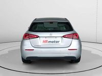 Usado Mercedes A180 117 CV (86 kW) 2021 Gris Utilitario