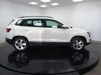 Usado Skoda Karoq Ambition 150 CV (110 kW) 2021 Blanco SUV