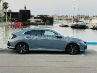 Usado Honda Civic Elegance 129 CV (94 kW) 2017 Gris / plata Berlina