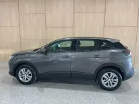Usado Peugeot 3008 Active 130 CV (95 kW) 2022 Gris / plata SUV