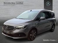 Usado Mercedes 180 Progressive 2023 Gris Berlina