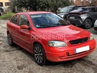 Usado Opel Astra Edition 100 CV (73 kW) 2004 Rojo Berlina