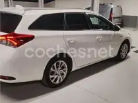 Usado Toyota Auris Hybrid Active 136 CV (100 kW) 2016 Blanco Familiar