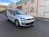 Usado VW Polo 75 CV (55 kW) 2010 Gris / plata Berlina