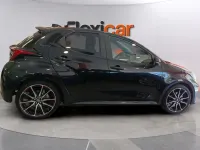 Usado Toyota Yaris Hybrid Sport 116 CV (85 kW) 2022 Negro Berlina
