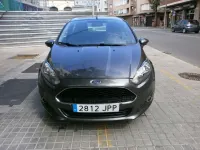Usado Ford Fiesta Trend 82 CV (60 kW) 2016 Gris / plata Utilitario