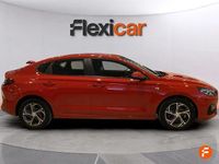 Usado Hyundai i30 136 CV (100 kW) 2021 Rojo Berlina