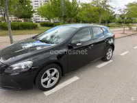 Usado Volvo V40 Momentum 120 CV (88 kW) 2016 Negro Berlina