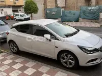 Usado Opel Astra Excellence 110 CV (80 kW) 2017 Blanco Berlina