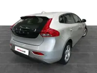 Usado Volvo V40 Inscription 122 CV (89 kW) 2018 Plateado Utilitario