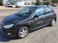 Usado Peugeot 206 70 CV (51 kW) 2007 Negro Berlina