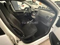 Usado Peugeot 107 68 CV (50 kW) 2011 Blanco Utilitario