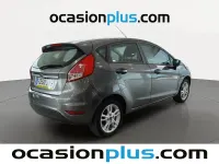 Usado Ford Fiesta Trend 82 CV (60 kW) 2017 Gris Utilitario