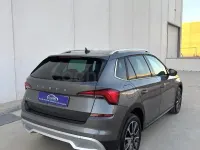Usado Skoda Kamiq 150 CV (110 kW) 2022 Gris / plata SUV