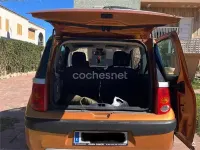 Usado Peugeot 1007 75 CV (55 kW) 2008 Naranja Monovolumen