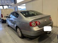 Usado VW Passat Advance 140 CV (102 kW) 2005 Azul Berlina