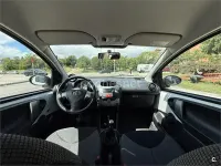 Usado Toyota Aygo City 68 CV (50 kW) 2013 Blanco Utilitario