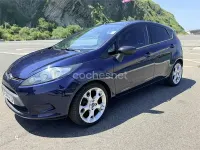 Usado Ford Fiesta Trend 82 CV (60 kW) 2012 Azul Berlina