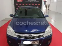 Usado Opel Astra Edition 100 CV (73 kW) 2009 Azul Berlina