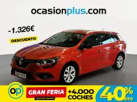 Usado Renault Mégane GrandTour LIMITED 140 CV (102 kW) 2019 Rojo Familiar