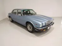 Usado Jaguar XJ6 Sovereign 204 CV (150 kW) 1982 Azul Berlina