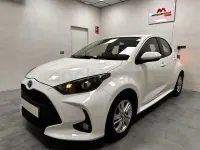 Usado Toyota Yaris Hybrid Active 116 CV (85 kW) 2021 Blanco Berlina