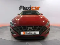 Usado Hyundai i30 120 CV (88 kW) 2022 Rojo Berlina