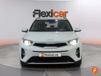 Usado Kia Stonic 84 CV (61 kW) 2022 Blanco SUV